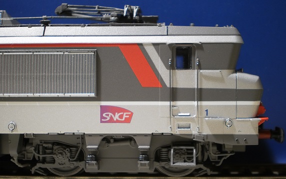 Locomotive �lectrique BB 107292  Villeneuve livr�e  multiservices logo actuel - 