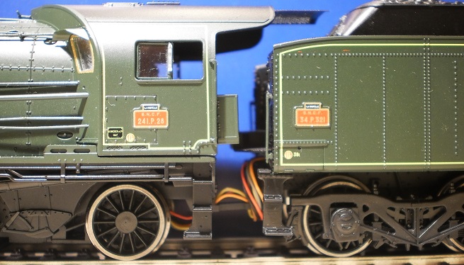 Locomotive  vapeur 241 P 28  La Chapelle  ep III - 