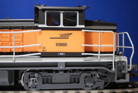 Locomotive diesel  BB 63866 Arzens logo casquette ep V avec attelages num�riques - 