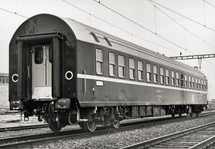 SBB / CFF  set de 2 voitures-lits  T2S   ep  IV - 