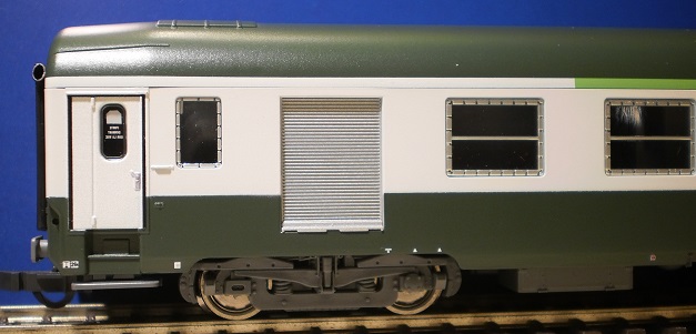 Voiture UIC  82-70 160-2 B7D  logo blanc encadr�  Paris-Mass�na - 