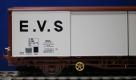 Coffret de 3 wagons EVS ( 2 rouges, 1 blanc )   parois planes  ep IV